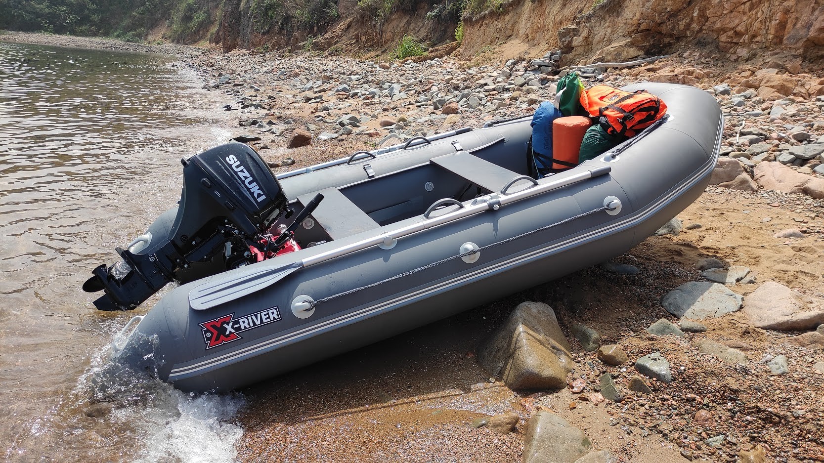 Надувная лодка ПВХ с мотором Suzuki 
