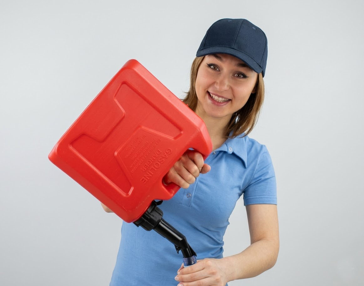 канистра с заливной трубкой