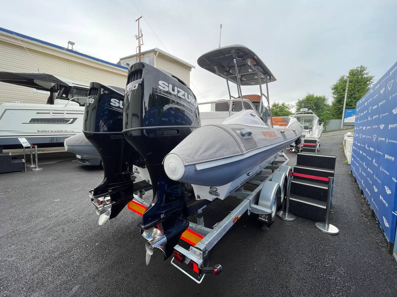 Катер Hysucat 28 Center Console с моторами Suzuki DF200APX KITHC1