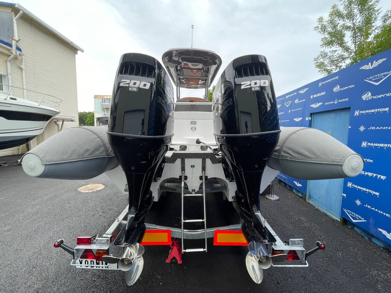 Катер Hysucat 28 Center Console с моторами Suzuki DF200APX KITHC1