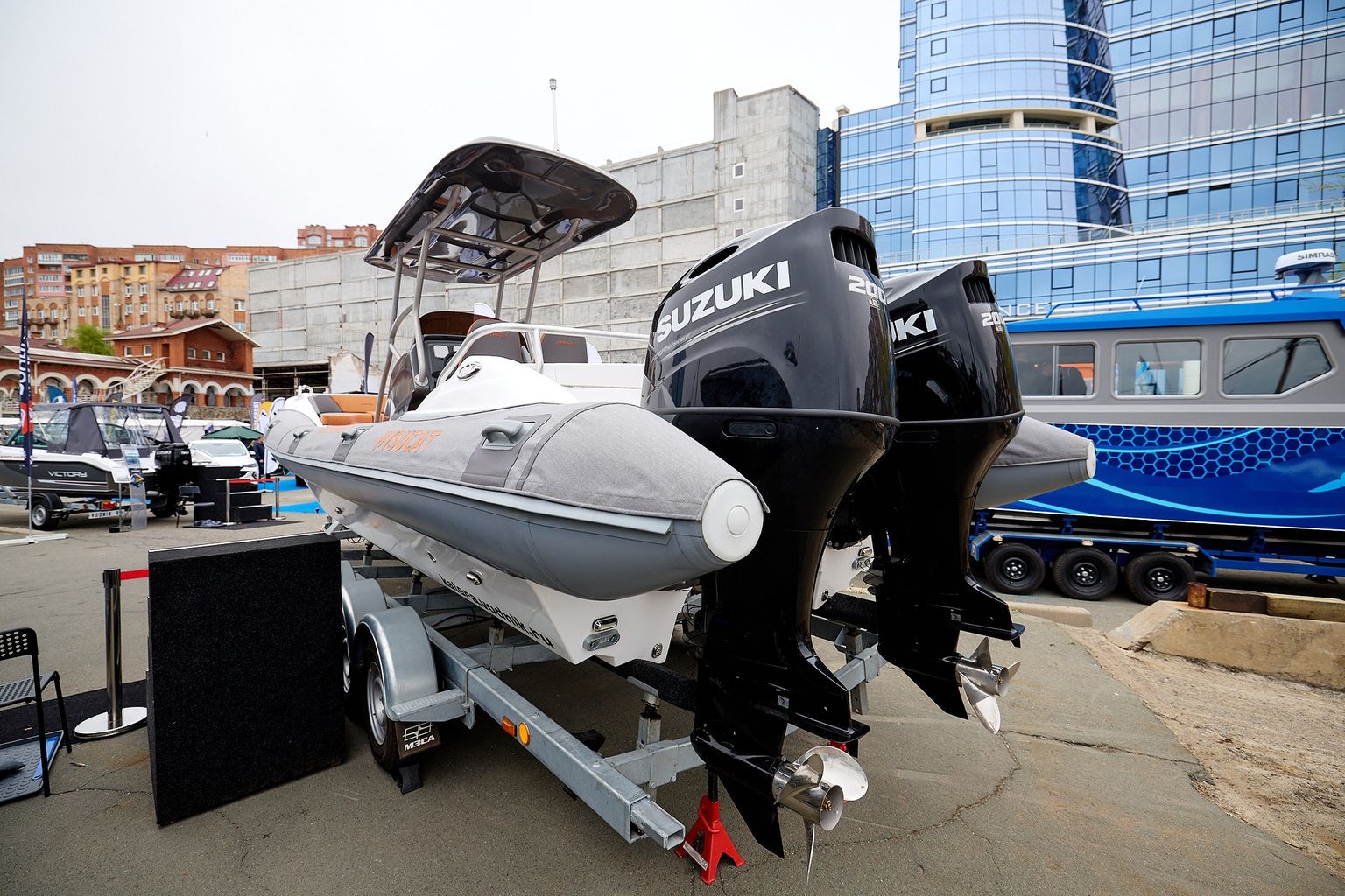 Катер Hysucat 28 Center Console с моторами Suzuki DF200APX KITHC1