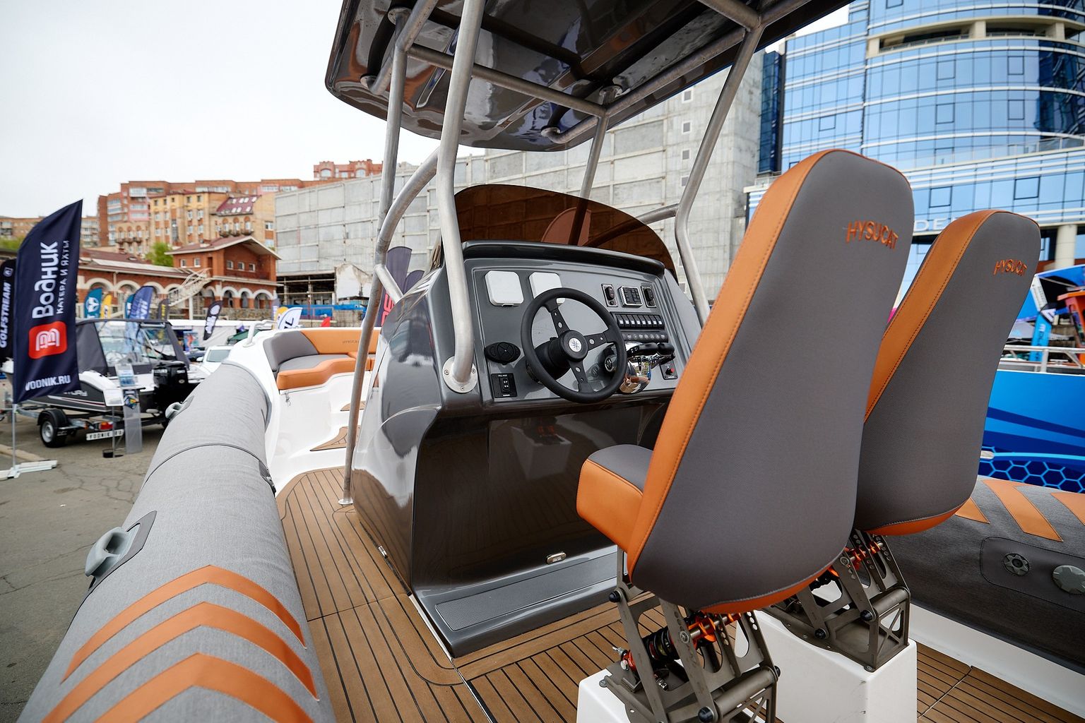 Катер Hysucat 28 Center Console с моторами Suzuki DF200APX KITHC1