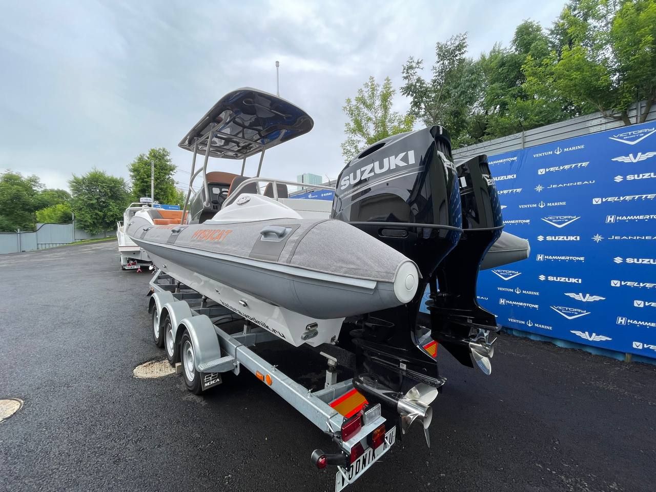 Катер Hysucat 28 Center Console с моторами Suzuki DF200APX KITHC1
