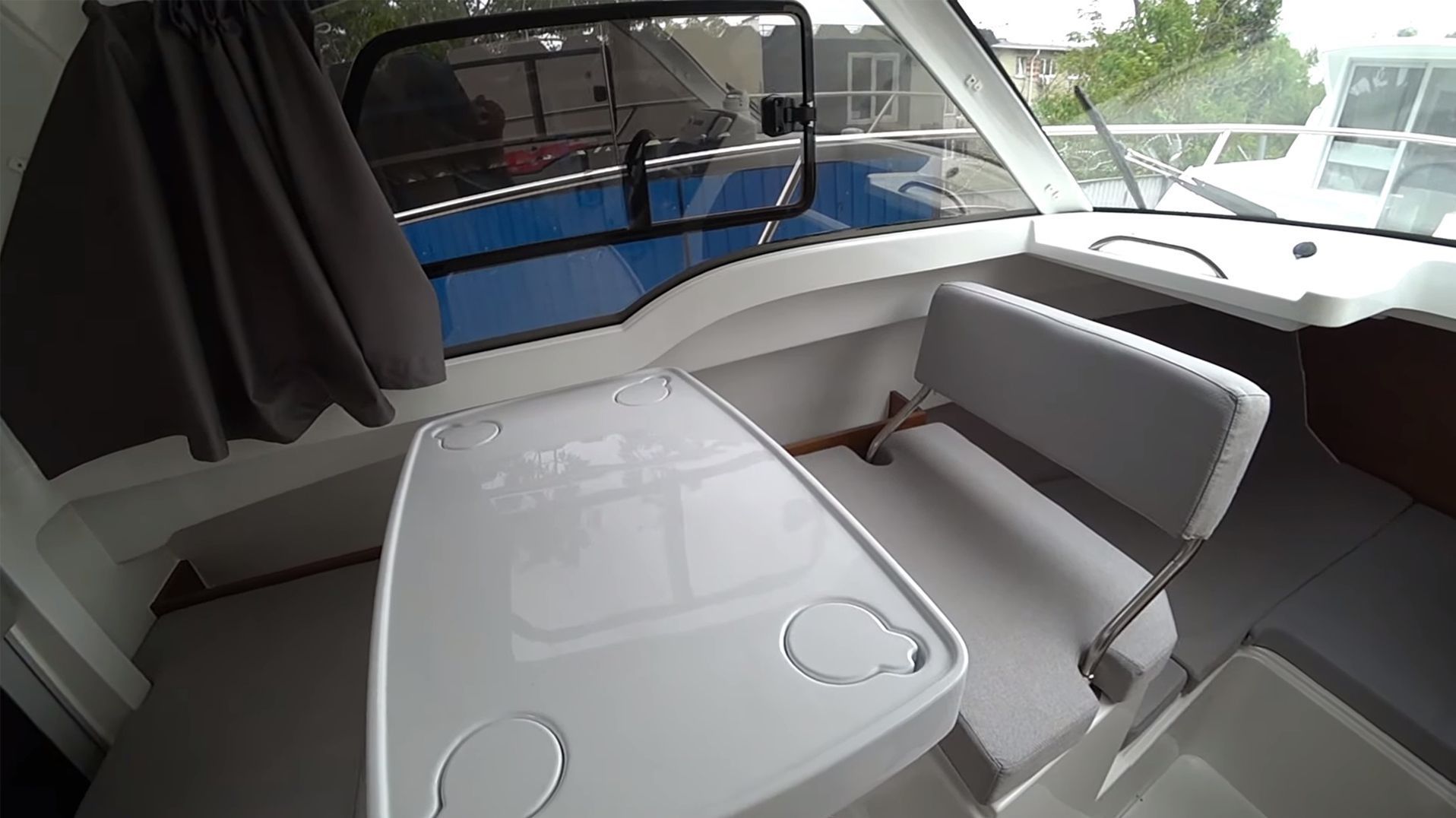 Катер HAMMERTONE 25 HT белый с синей полосой H25HT_WBLVIN250821481009