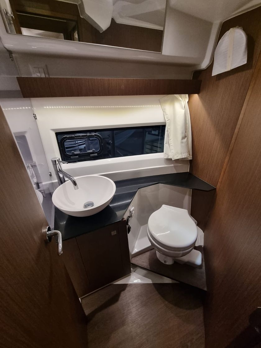 Катер Jeanneau Merry Fisher 1095 с моторами Suzuki DF300APXX KITMF001