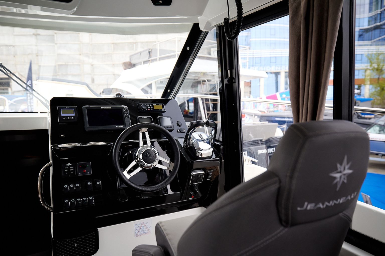 Катер Jeanneau Merry Fisher 1095 с моторами Suzuki DF300APXX KITMF003