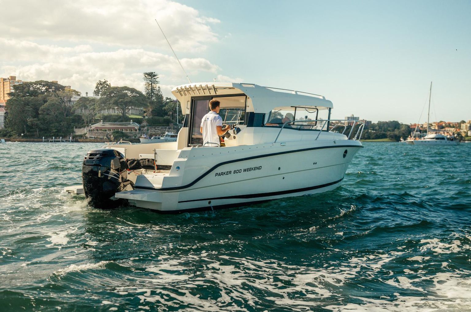 Катер Parker 800 Weekend с мотором Suzuki DF250TX Parker 800 Weekend