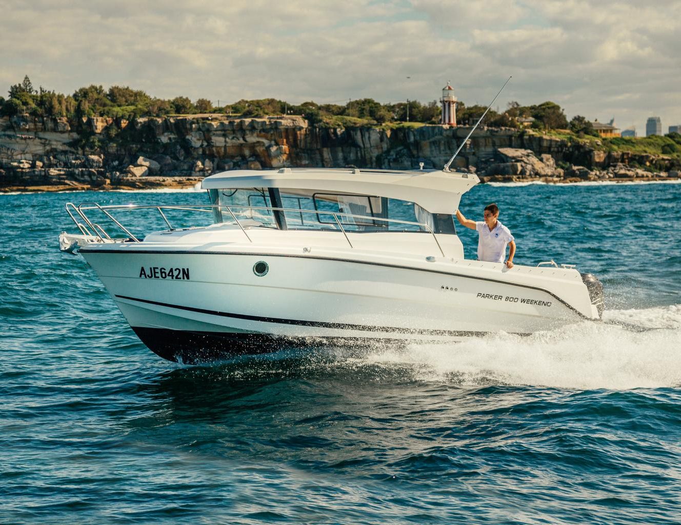 Катер Parker 800 Weekend с мотором Suzuki DF250TX Parker 800 Weekend