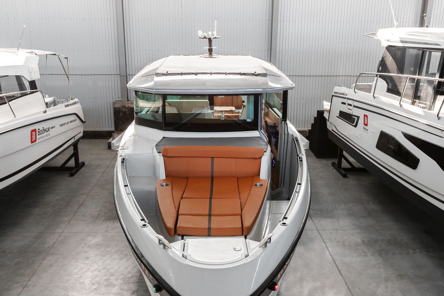 Катер SAXDOR 320 GTC с мотором 300 лс KITS001