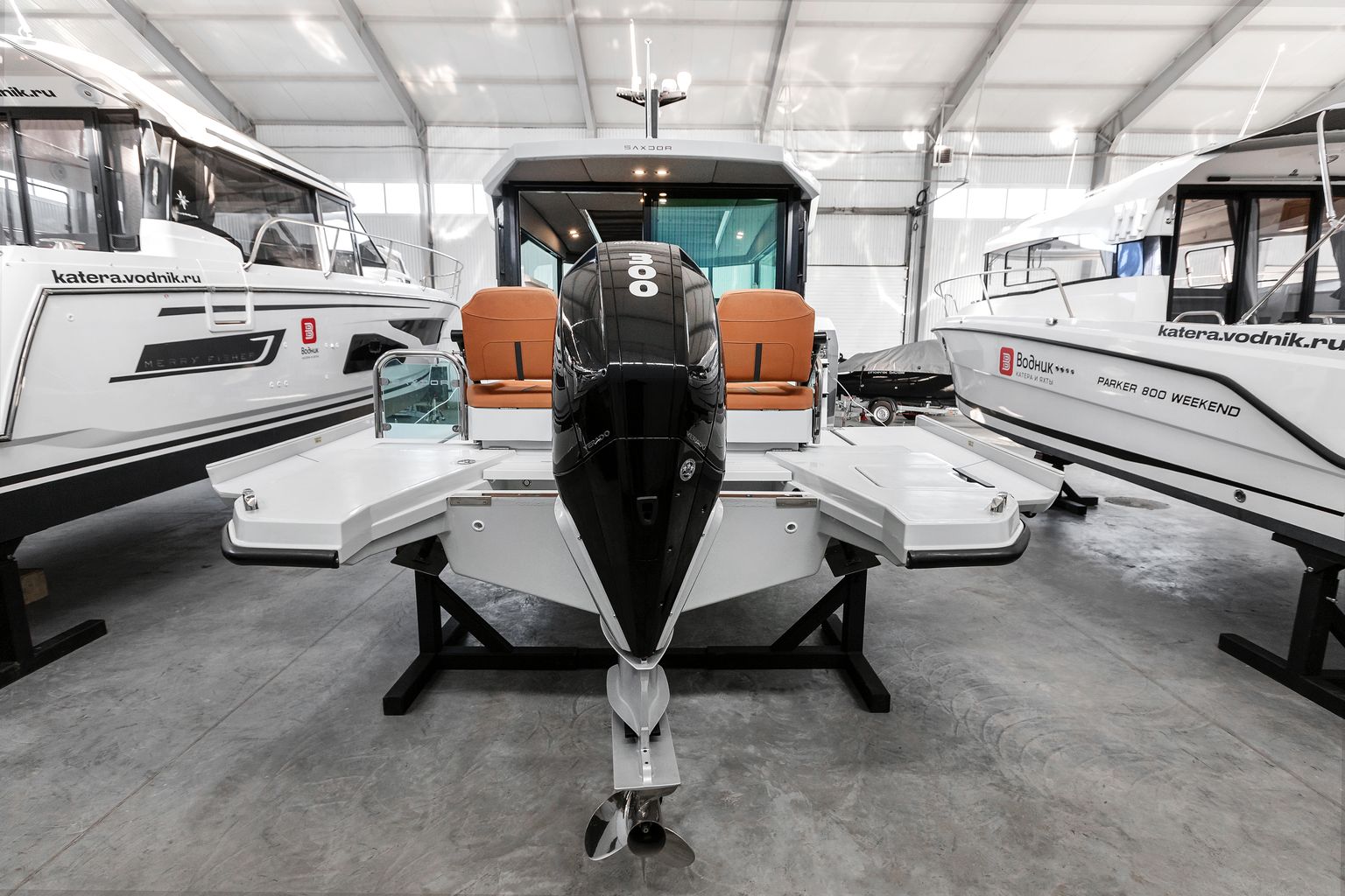 Катер SAXDOR 320 GTC с мотором 300 лс KITS001