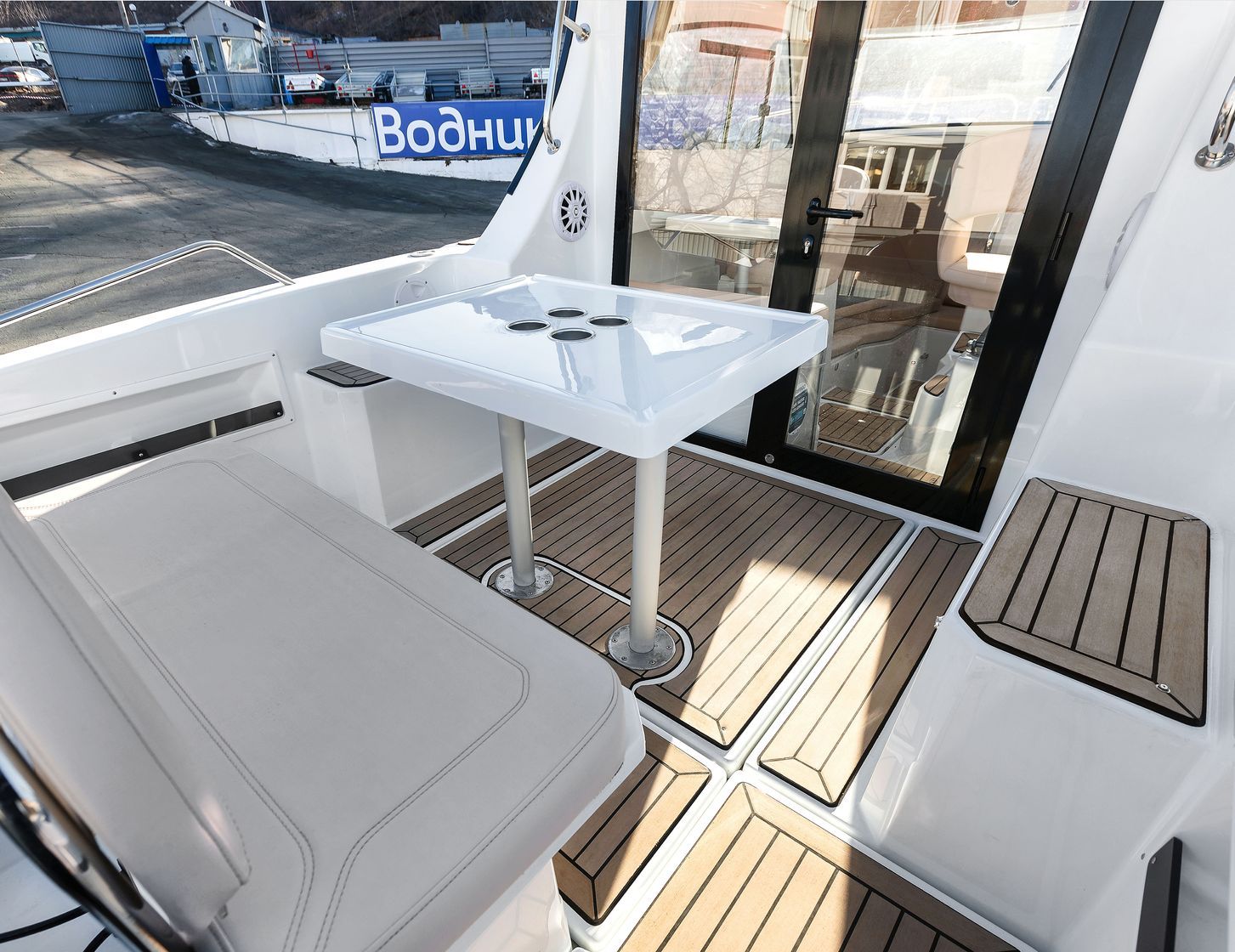 Катер VELVETTE 23 20 с мотором Suzuki DF200TX KITVL8