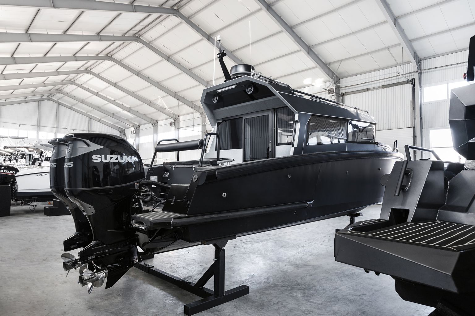 Катер VOYAGER 960 Cabin с моторами Suzuki DF325ATX KITVG4