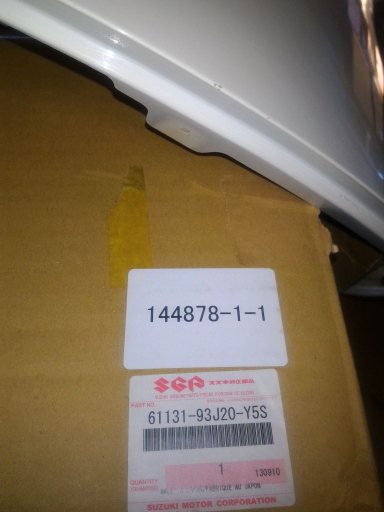 

Крышка боковая правая Suzuki DF200T (L) белая, уцененная 6113193J20Y5S utsenka