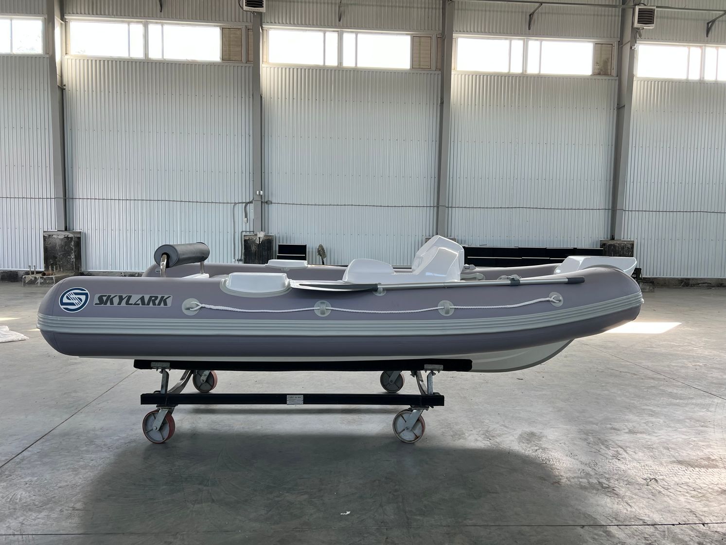 Лодка РИБ (RIB) SKYLARK 365, серый, корпус белый, (комплект) SLK365-G-W-KIT Вид№4