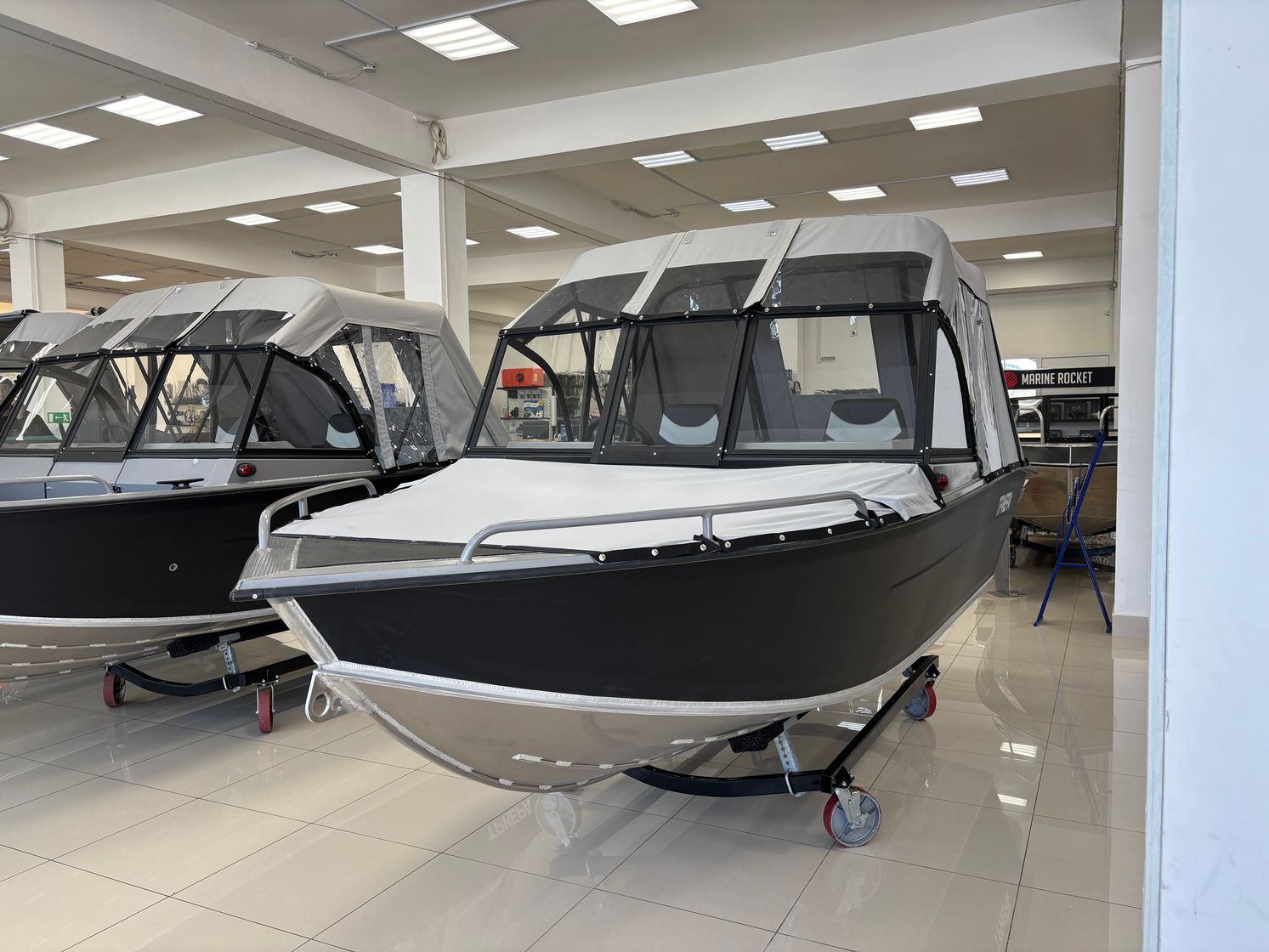 

Моторная лодка, Триера 460 BR_new, серый с Suzuki DF60ATL KITTR38