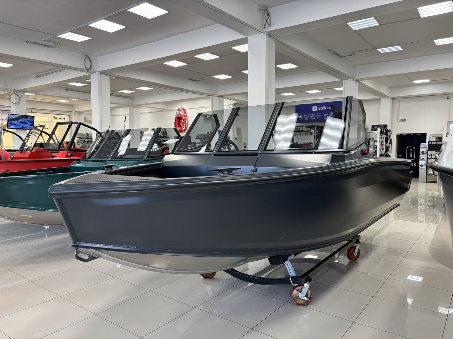 

Моторная лодка, Xstream 470, графит c Suzuki DF60ATL KITXST26