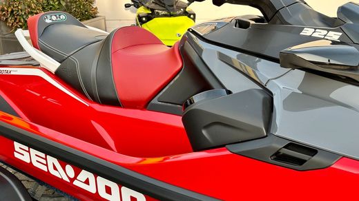 Гидроцикл BRP SEA-DOO RXT-X 325 Red Premium