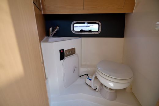 Катер AVANRAID A850 ADVENTURE с Suzuki DF300APX