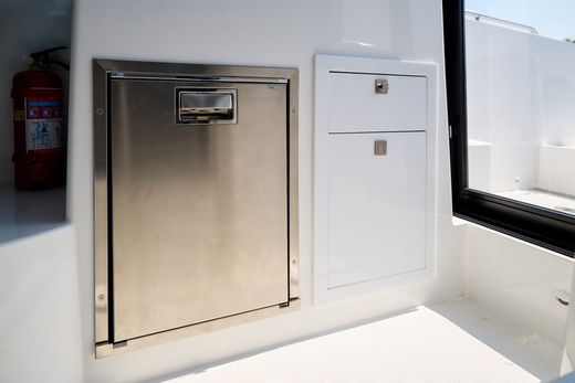 Катер AVANRAID A850 ADVENTURE с Suzuki DF300APX