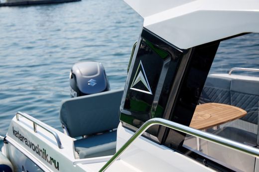 Катер AVANRAID A850 ADVENTURE с Suzuki DF325ATX