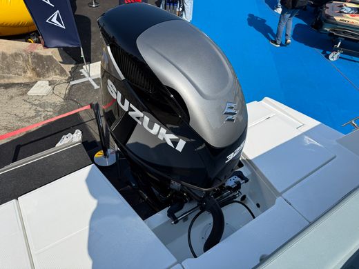 Катер AVANRAID A850 ADVENTURE с Suzuki DF325ATX