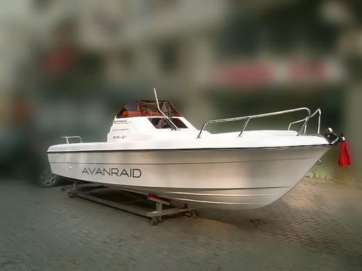 Катер AVANRAID F210