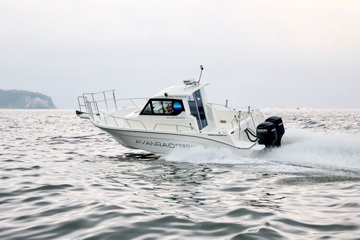 Катер AVANRAID F320 FISHMASTER с Suzuki 2хDF200ATX/AZX