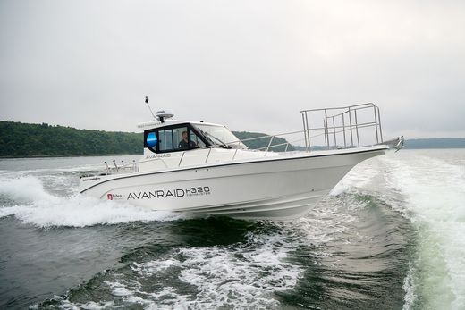 Катер AVANRAID F320 FISHMASTER с Suzuki 2хDF200ATX/AZX