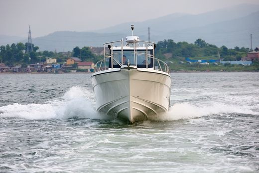 Катер AVANRAID F320 FISHMASTER с Suzuki 2хDF200ATX/AZX