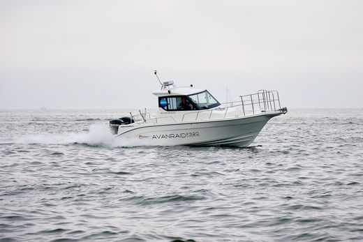 Катер AVANRAID F320 FISHMASTER с Suzuki 2хDF200ATX/AZX