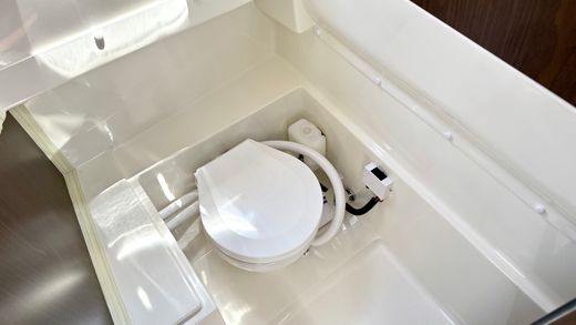 Катер AVANRAID F320 FISHMASTER с Suzuki 2хDF200ATX/AZX