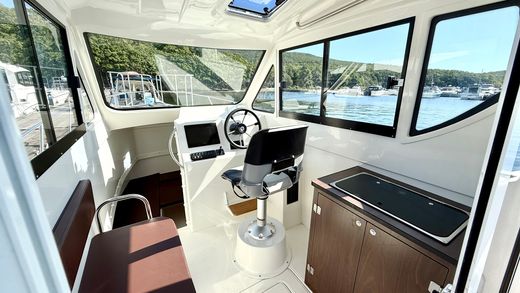 Катер AVANRAID F320 FISHMASTER с Suzuki 2хDF200ATX/AZX