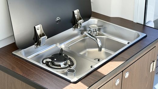 Катер AVANRAID F320 FISHMASTER