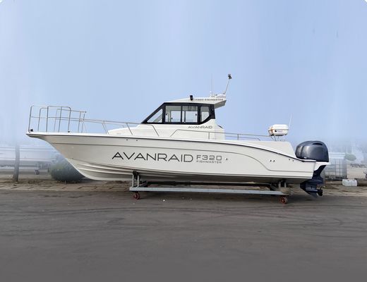 Катер AVANRAID F320 FISHMASTER