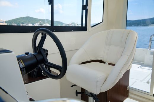 Катер AVANRAID F350 MARLIN