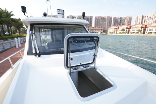 Катер AVANRAID F360 Mako