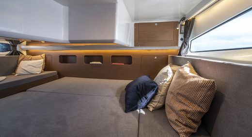 Катер Beneteau Antares 11 Coupe c Suzuki 2xDF300BMDXX WHITE