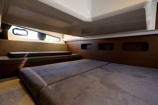 Катер Beneteau Antares 11 Fly c Suzuki 2xDF300BMDXX WHITE