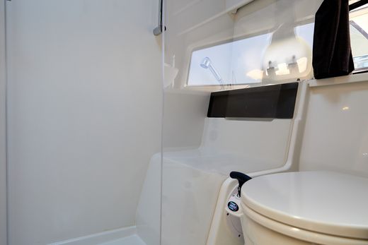 Катер Beneteau Antares 11 Fly c Suzuki 2xDF300BMDXX WHITE