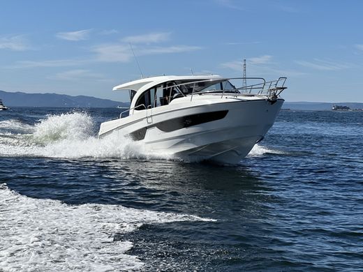 Катер BENETEAU ANTARES 11 с Suzuki 2хDF300APXX