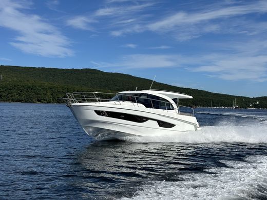 Катер BENETEAU ANTARES 11 с Suzuki 2хDF300APXX