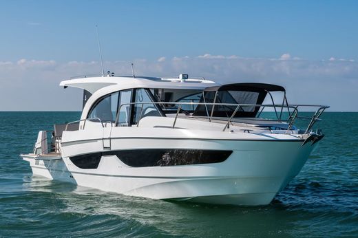 Катер BENETEAU ANTARES 11 с Suzuki 2хDF300APXX