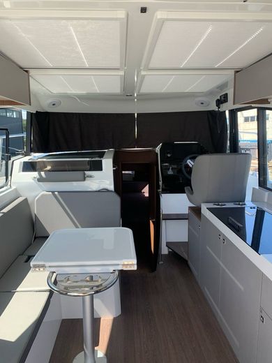 Катер BENETEAU ANTARES 11 с Suzuki 2хDF300APXX