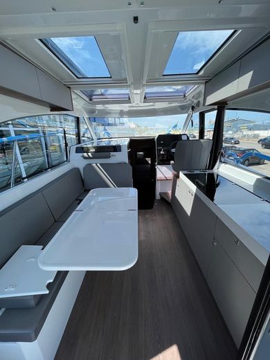 Катер BENETEAU ANTARES 11 с Suzuki 2хDF300APXX