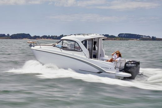Катер Beneteau Antares 7 Version Cruising