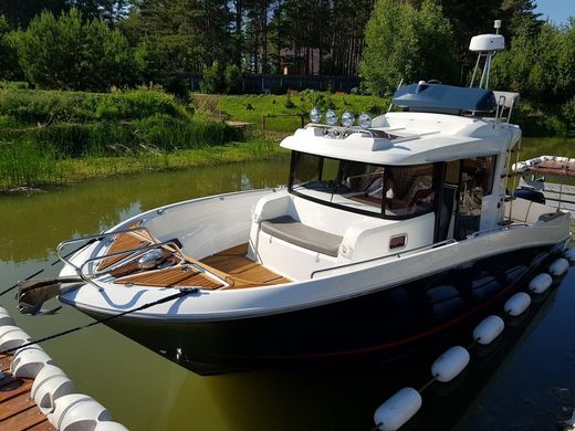 Катер Beneteau Barracuda 9 Fly c моторами 225 л.с.