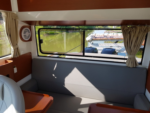 Катер Beneteau Barracuda 9 Fly c моторами 225 л.с.