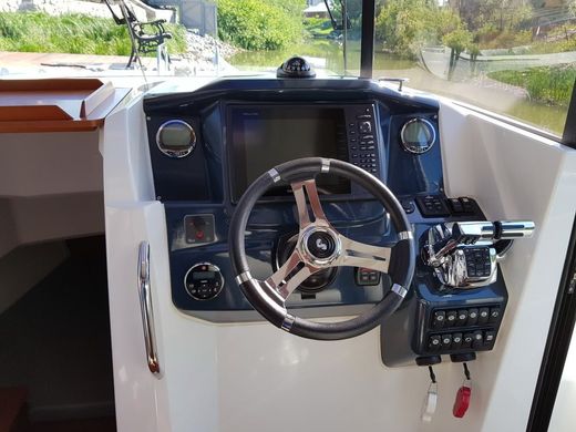 Катер Beneteau Barracuda 9 Fly c моторами 225 л.с.