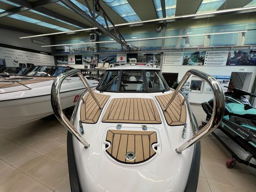 Катер Феникс 600 HT белый