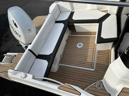 Катер Феникс 700 Cabin белый с Suzuki DF200ATX